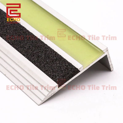 Φωτεινότητα Σχήμα L από αλουμίνιο Περικοπή σκάλας με μύτη